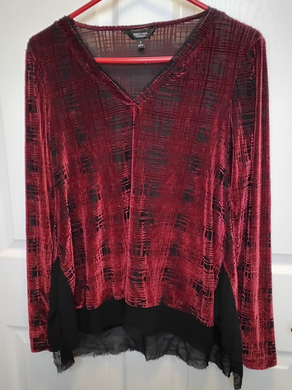 Red Velvet Burnout Textured V-Neck Rough Hem Tunic Size SM